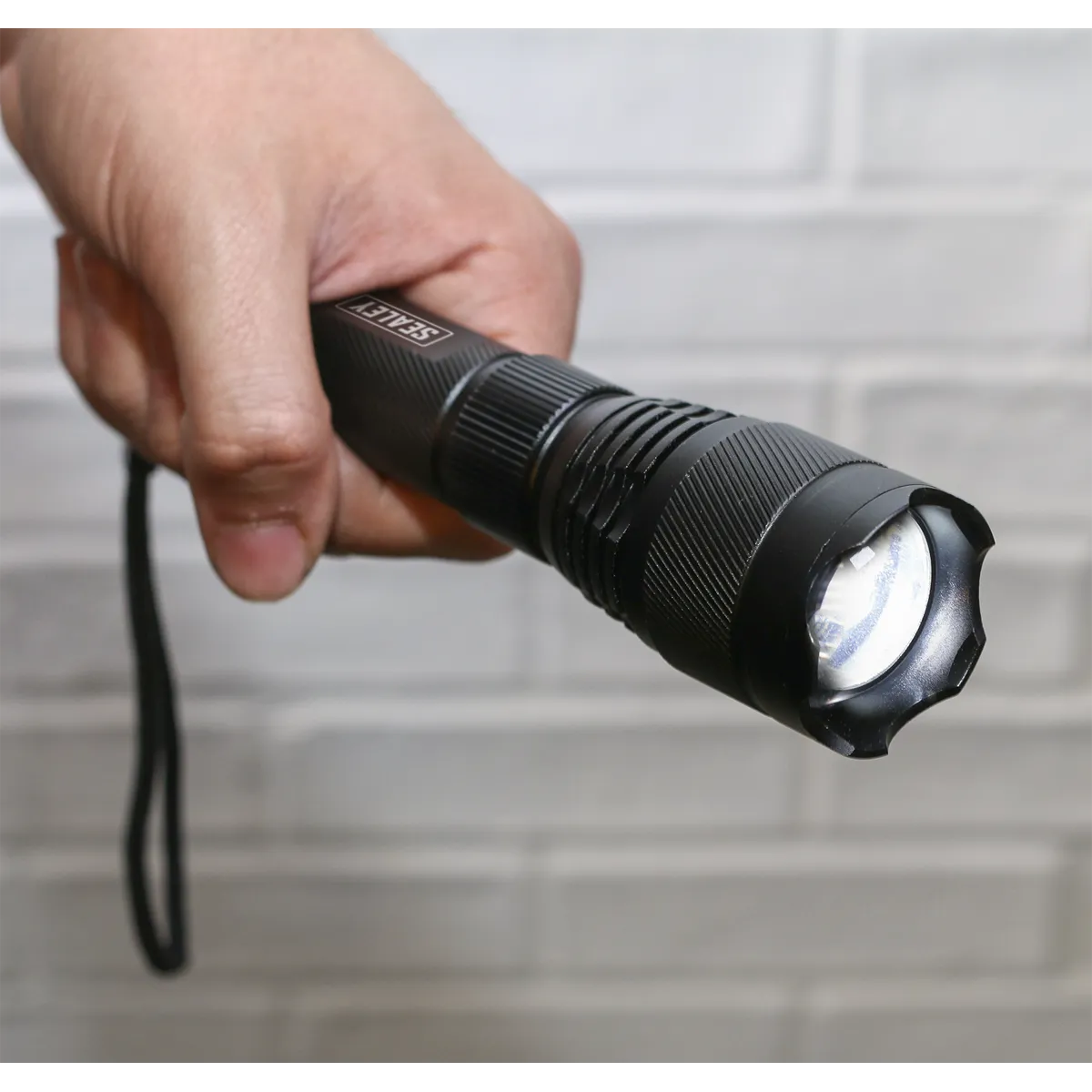 Aluminium Torch 10W CREE XPL LED Adjustable Focus Rechargeable with USB Port