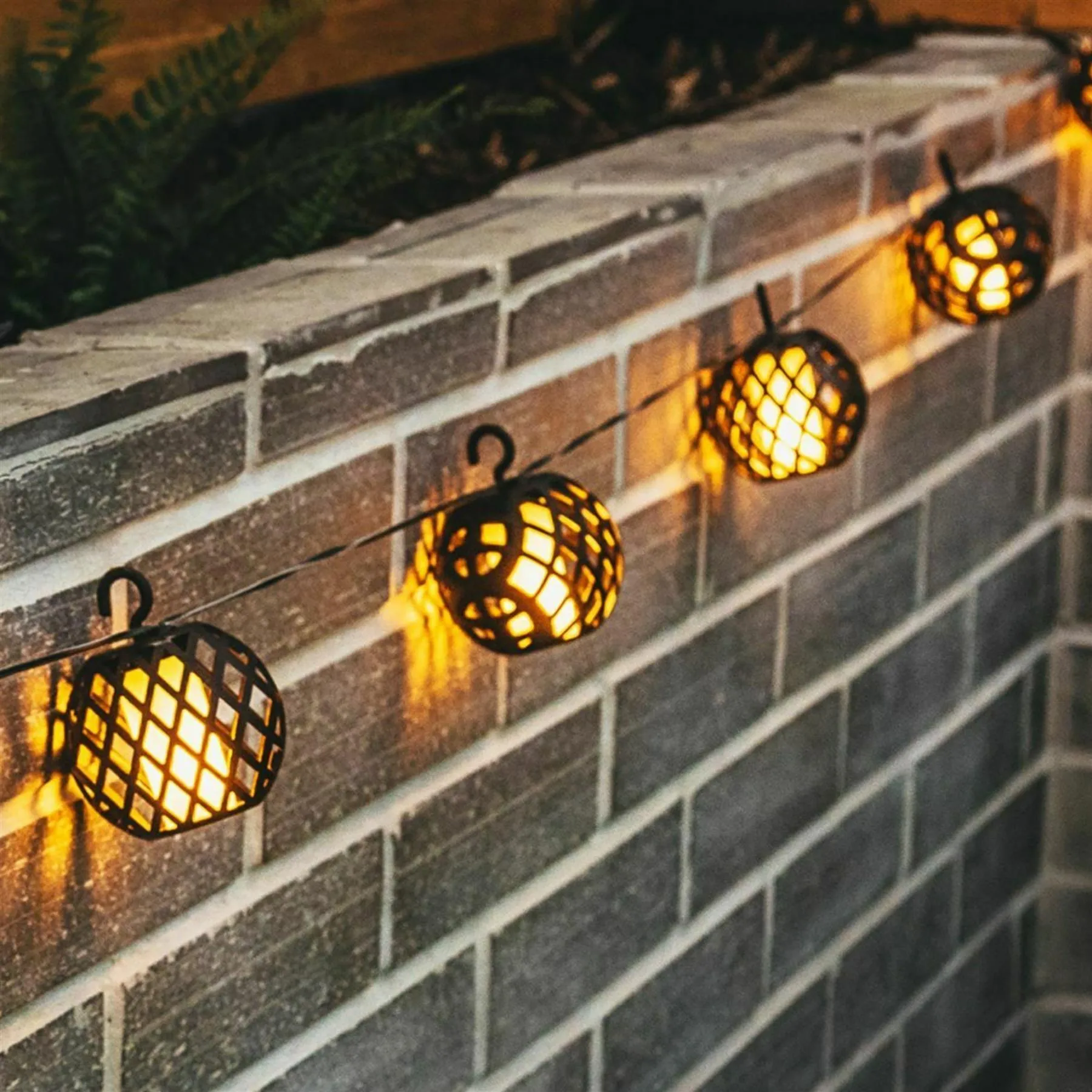 Solar LED Rattan Ball Flame Effect String Light